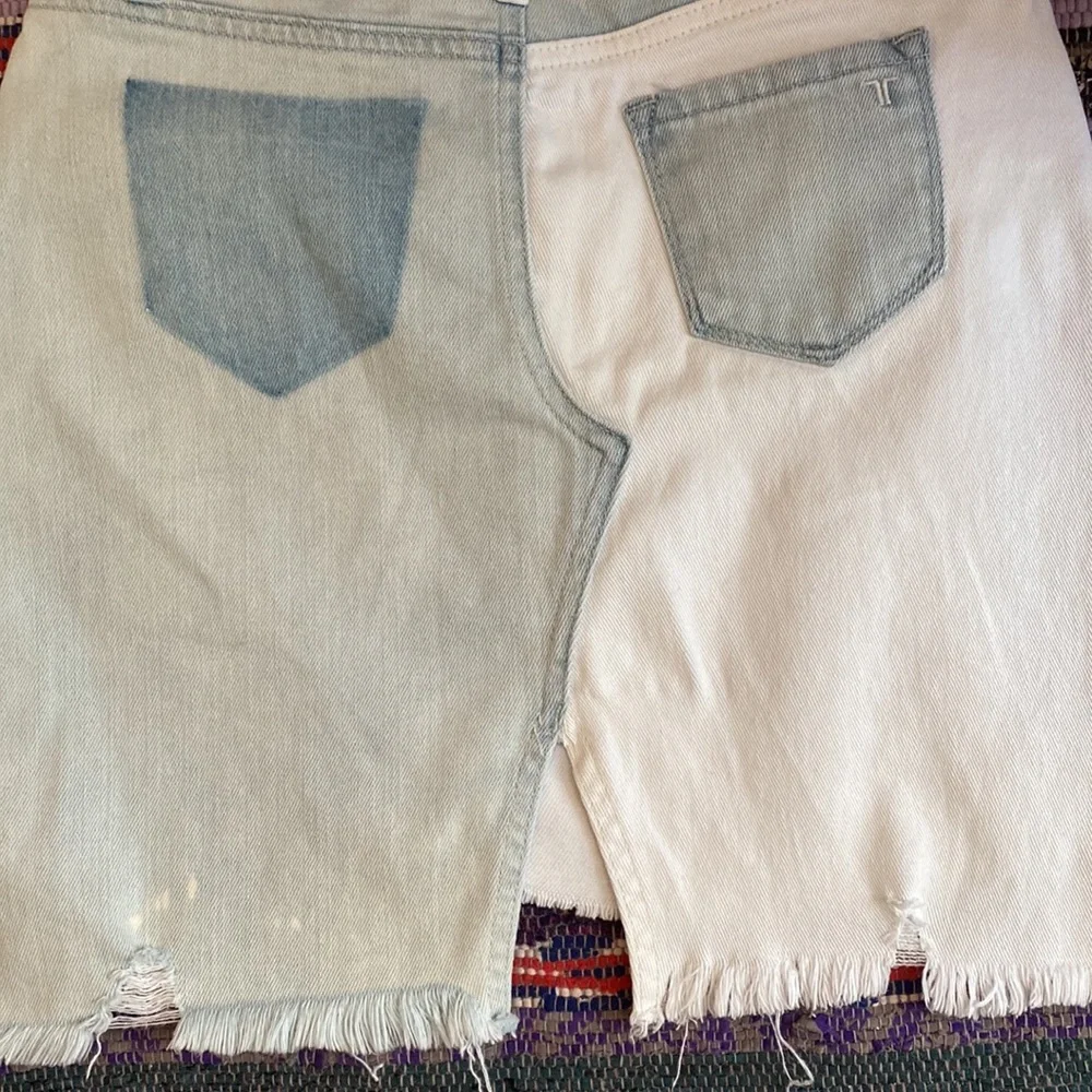 Tractr Jeans Skirt, Distressed Patchwork in Light Wash Blue & White, Sz L. - Picture 6 of 7
